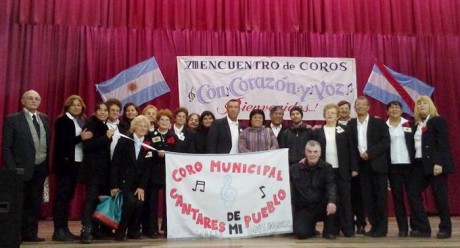 El Coro Cantares de mi Pueblo de Villa Domnguez particip en Crespo del encuentro de coros