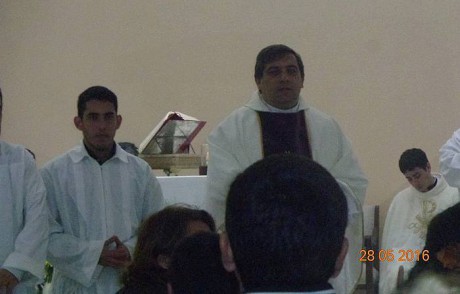 El Padre Dario Gonzlez celebr su primera misa en Villaguay - Foto <br>Ileana Graziano