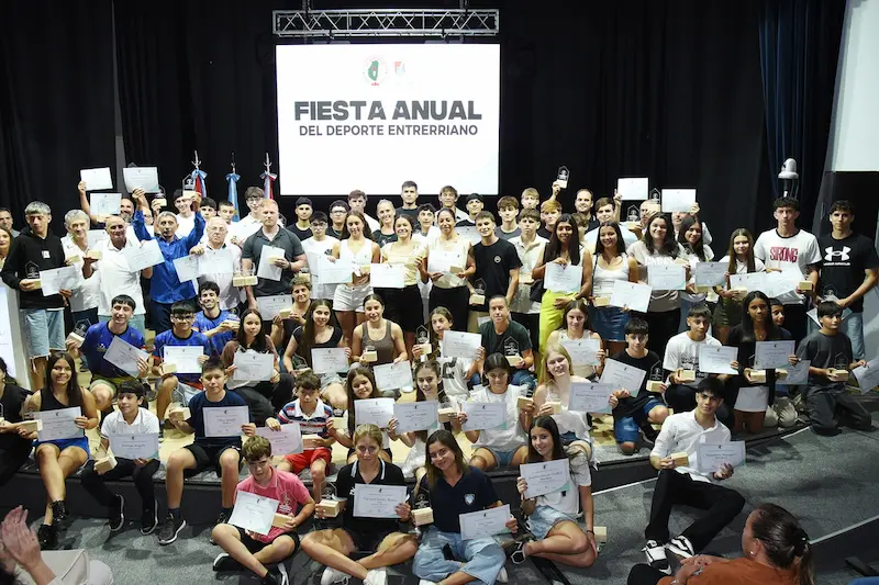 El gobierno acompa�� la distinci�n a los destacados del deporte entrerriano