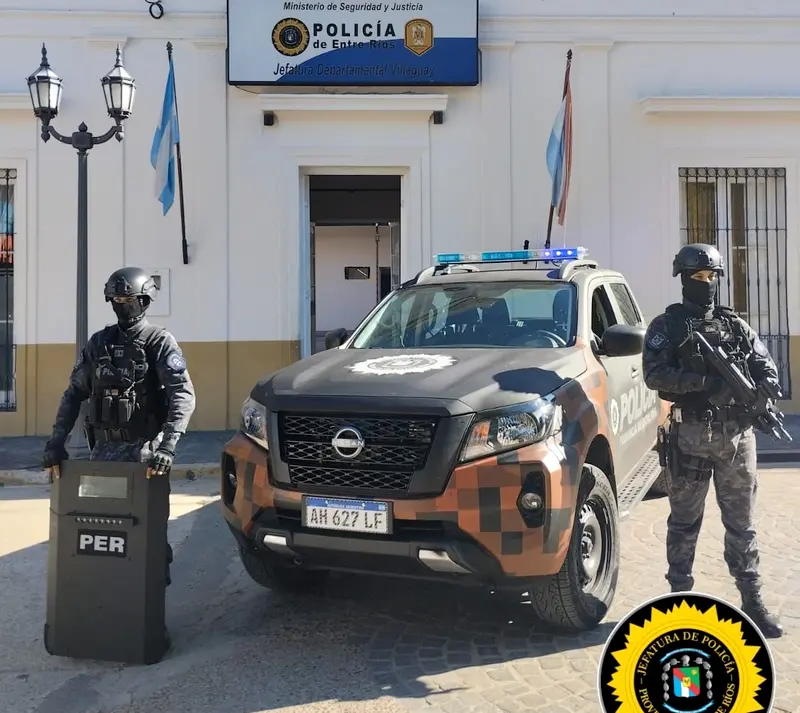 Entrega de veh�culo y equipamiento a la secci�n GEPER Villaguay