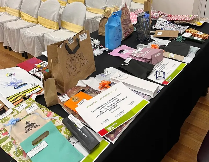 Agradecimiento de escuela Prof. Leopoldo Herrera 