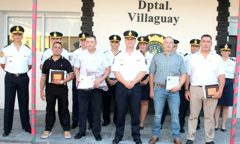 Jefatura de polic�a Villaguay realiz� un reconocimiento al personal que pas� a retiro