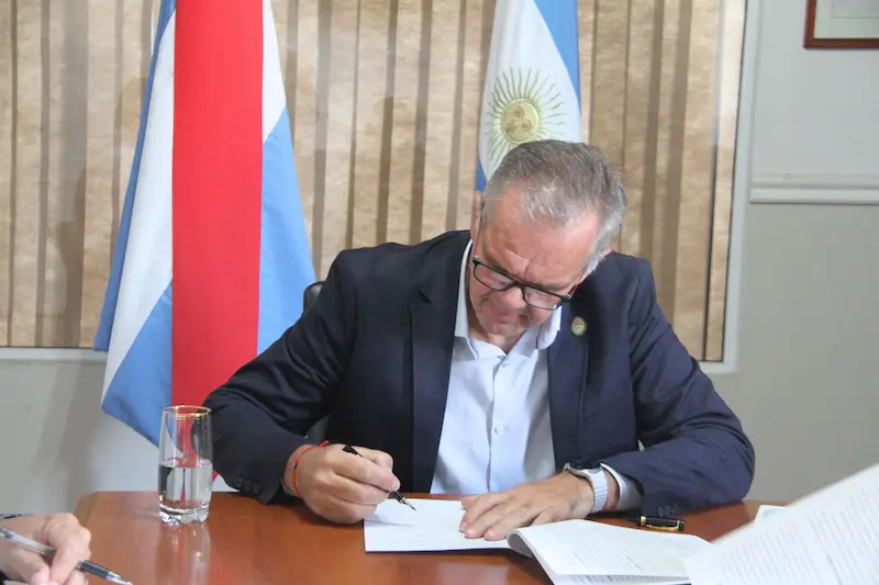 Con la firma de un nuevo acuerdo, reinician las obras en el hospital Bicentenario de Gualeguaych�