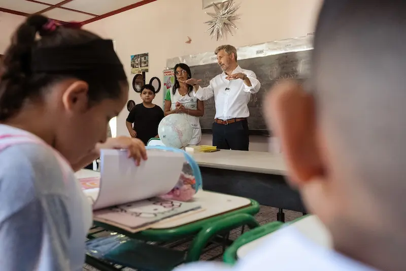 Frigerio inaugur� el ciclo lectivo en Villa Paranacito