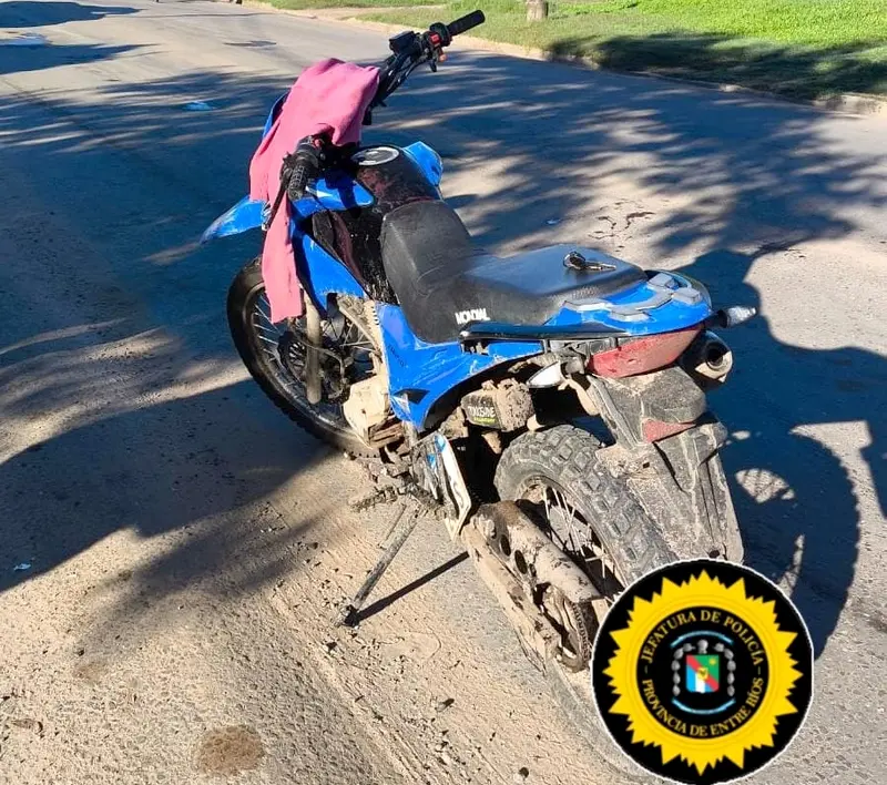 Dos lesionados, de tres que iban en una moto