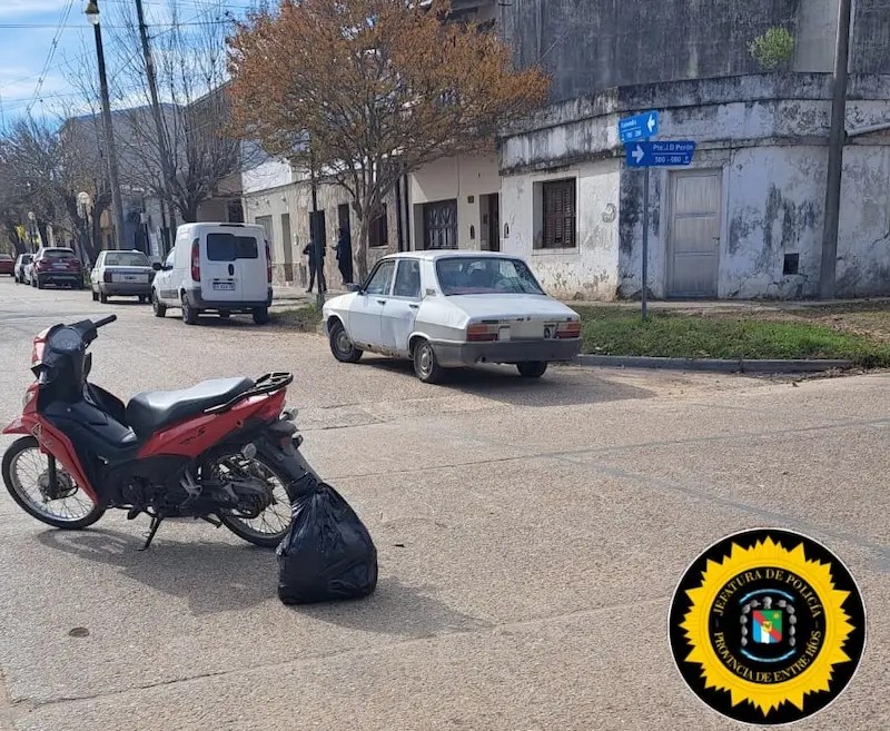 Lesiones graves para el conductor de una moto en choque con un auto