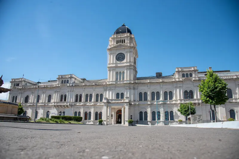La provincia cerr� la paritaria estatal con un aumento remunerativo y liquidar� por decreto a los docentes