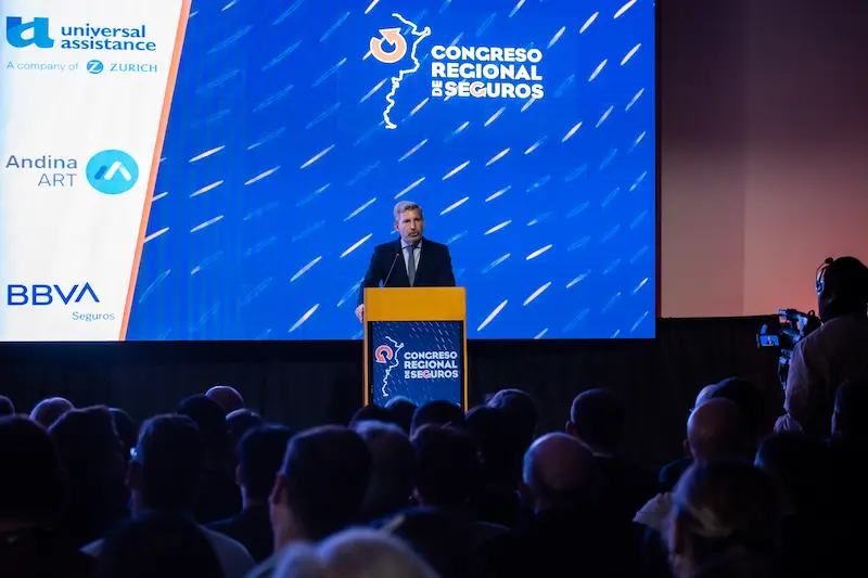 Frigerio particip� del Congreso Regional de Seguros y destac� el rol del sector en el desarrollo productivo