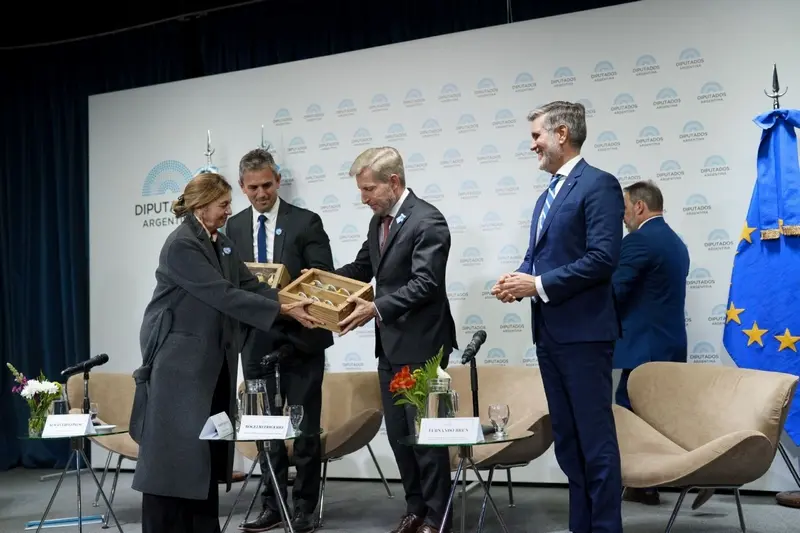 Frigerio present� el potencial ap�cola de Entre R�os en la Semana de la Miel en Buenos Aires
