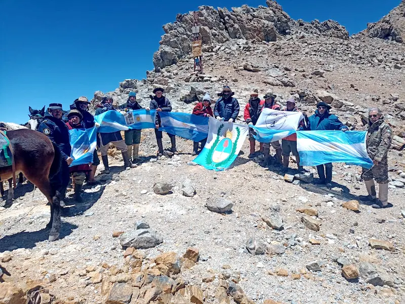 Asociaci�n Cultural Sanmartiniana Tambor de la Libertad, de Paran�,  donar� una bandera que cruz� los Andes a la escuela Francisco Podest�