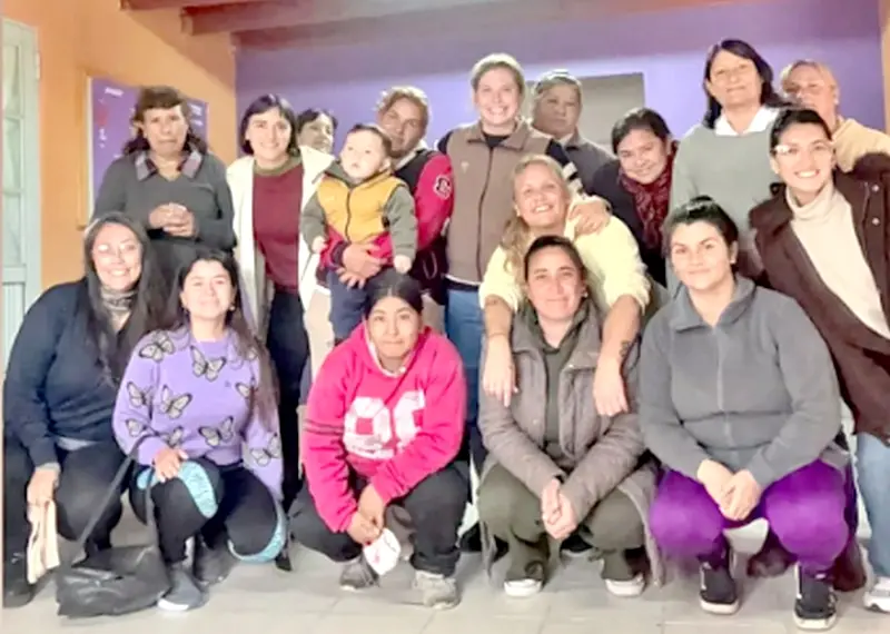 Charla Taller en Punto Violeta de barrio Las Rosas