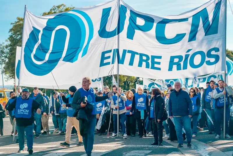 Caja de Jubilaciones: Masiva movilizaci�n acompa�� la presentaci�n de UPCN ante los senadores
