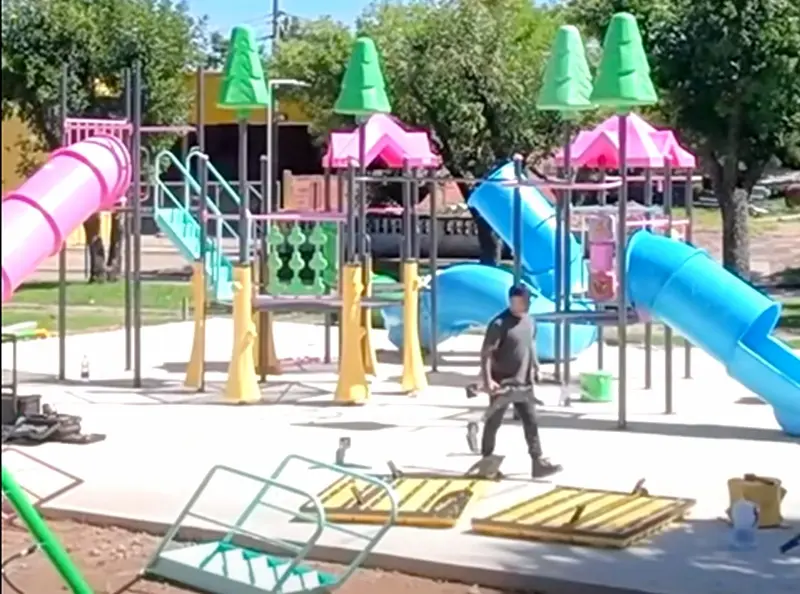 Se inaugura la puesta en valor de la plaza Eva Per�n