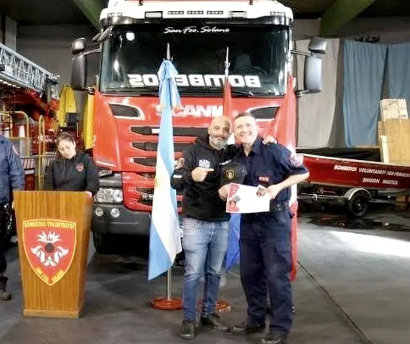 Bomberos de Villa Dom�nguez: El Oficial Principal Pablo Gayt�n se capacit� en Incendios Estructurales y Ventilaci�n T�ctica