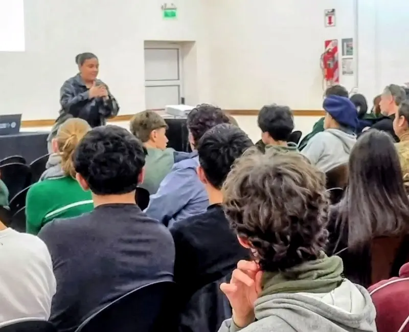Conversatorio sobre prevenci�n del suicidio