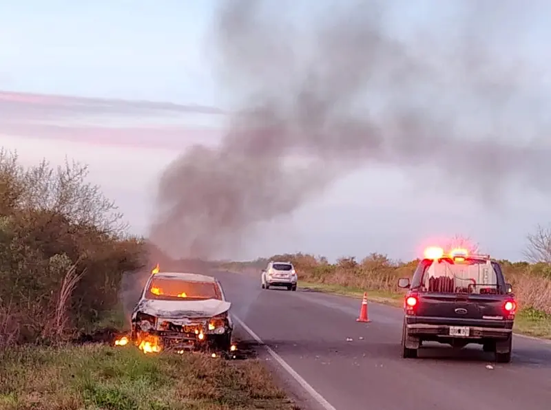 Se incendi� un veh�culo en Ruta 20