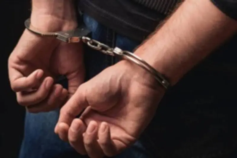 Un hombre agred�a a una joven y un llamado al 911 dio intervenci�n urgente a la polic�a