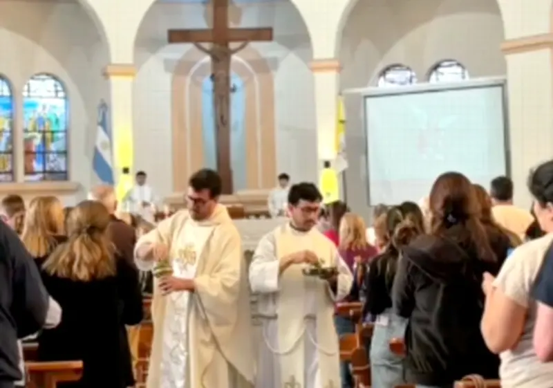 P�rroco Del Castillo: Damos gracias a Dios por haber creado los �ngeles para que nos cuiden y protejan