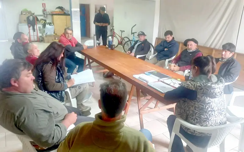Autoridades y vecinos de Paso de la Laguna analizaron la situaci�n de la ruta N�10