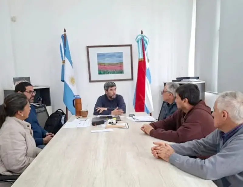 Fuertes, se reuni� con los vecinos del Consorcio de calle Ayacucho entre Luj�n y Ram�rez