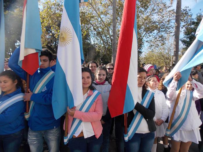 SE REALIZÓ EL ACTO OFICIAL CON LA JURA DE LA BANDERA EN VILLAGUAY