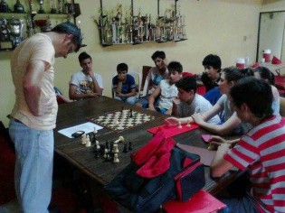 Clases de apoyo para los tres primeros clasificados en las distintas categorias para el Torneo Argentino 2015 de ajedrez