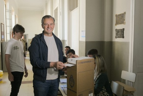 Adn Bahl vot a las 9:30 horas en la mesa 38 de la Escuela Provincial N 5 Manuel Belgrano (calle 9 de julio 419)