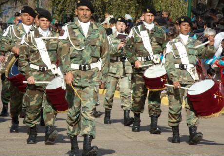 EJERCITO ARGENTINO: ANIVERSARIO DE LA CREACI�N DEL REGIMIENTO DE CABALLERIA DE TANQUES 1 CORONEL BRANDSEN