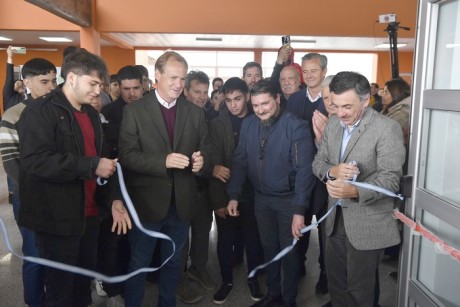 Bordet inauguró una escuela técnica, jardines y viviendas en Concepción del Uruguay