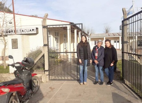 Débora Canton Debat y Daniela Azambuyo visitaron la Escuela Nina Nº88 Tambor de Tacuarí 