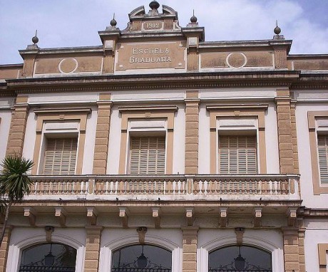 Los ex alumnos de la Escuela Bartolom� Mitre, Promoci�n 71, cumplen 50 a�os y lo quieren celebrar