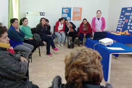 Por el da de la hipertensin establecimientos de salud realizaron actividades con la comunidad