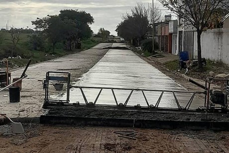 La obra de desagües pluviales de Federación supera el 80 por ciento de avance